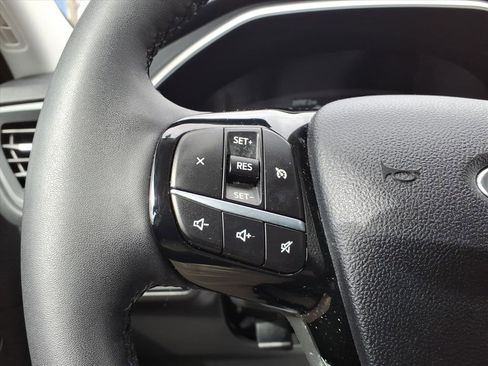 Used 2022 Ford Escape SEL image 16