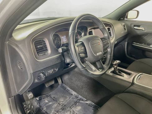 Used 2022 Dodge Charger R/T RWD image 9