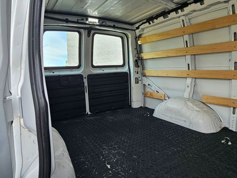 Used 2024 GMC Savana 2500 w/ Driver Convenience Package image 23
