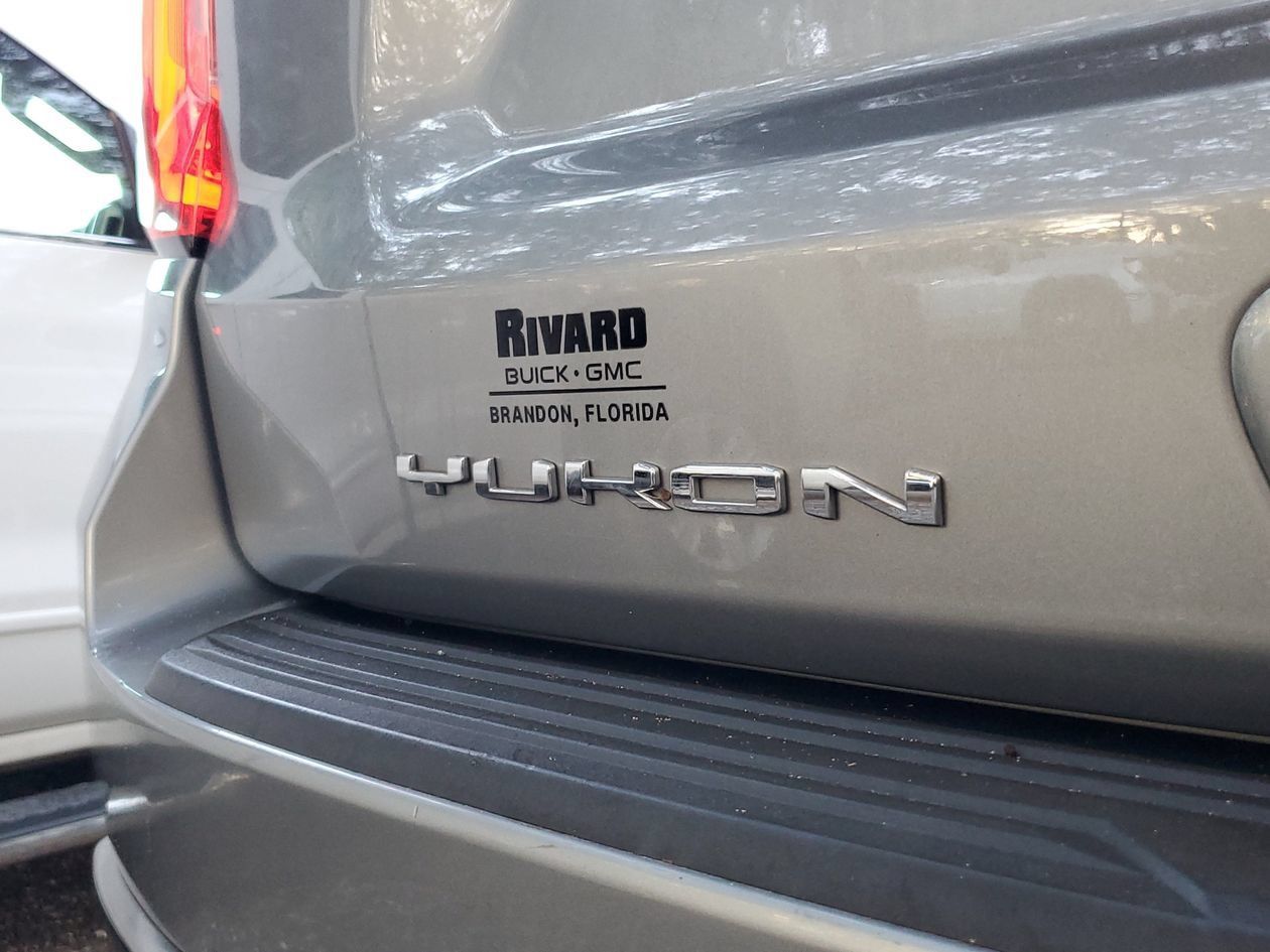 Used 2024 GMC Yukon AT4 w/ AT4 Premium Package AWD/4WD image 7