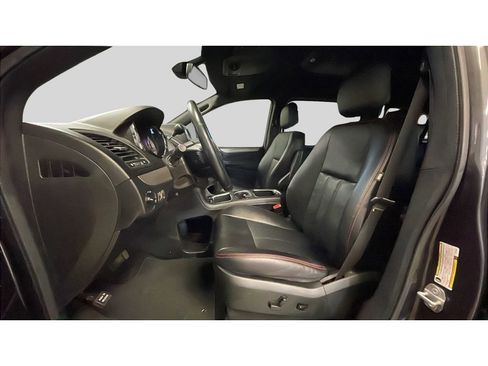 Used 2019 Dodge Grand Caravan GT image 13