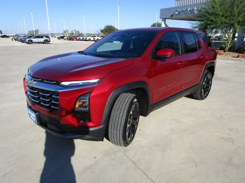 New 2026 Chevrolet Equinox LT w/ Convenience Package II image 3