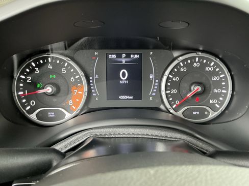 Used 2018 Jeep Renegade Sport w/ Power & Air Group image 8