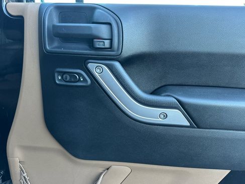 Used 2011 Jeep Wrangler Unlimited Sahara w/ Dual Top Group image 20