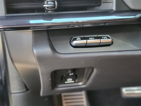 Used 2023 Chevrolet Corvette Stingray Preferred Conv w/ Stealth Interior Trim Package image 15