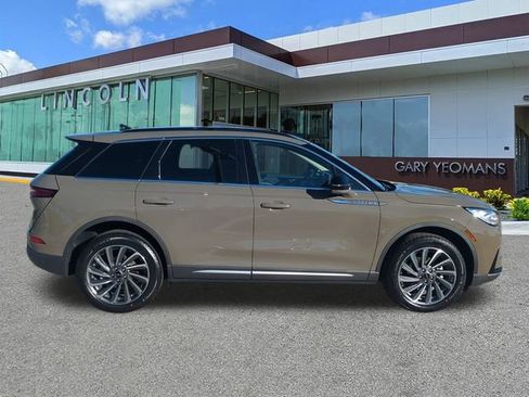 New 2026 Lincoln Corsair Reserve image 3