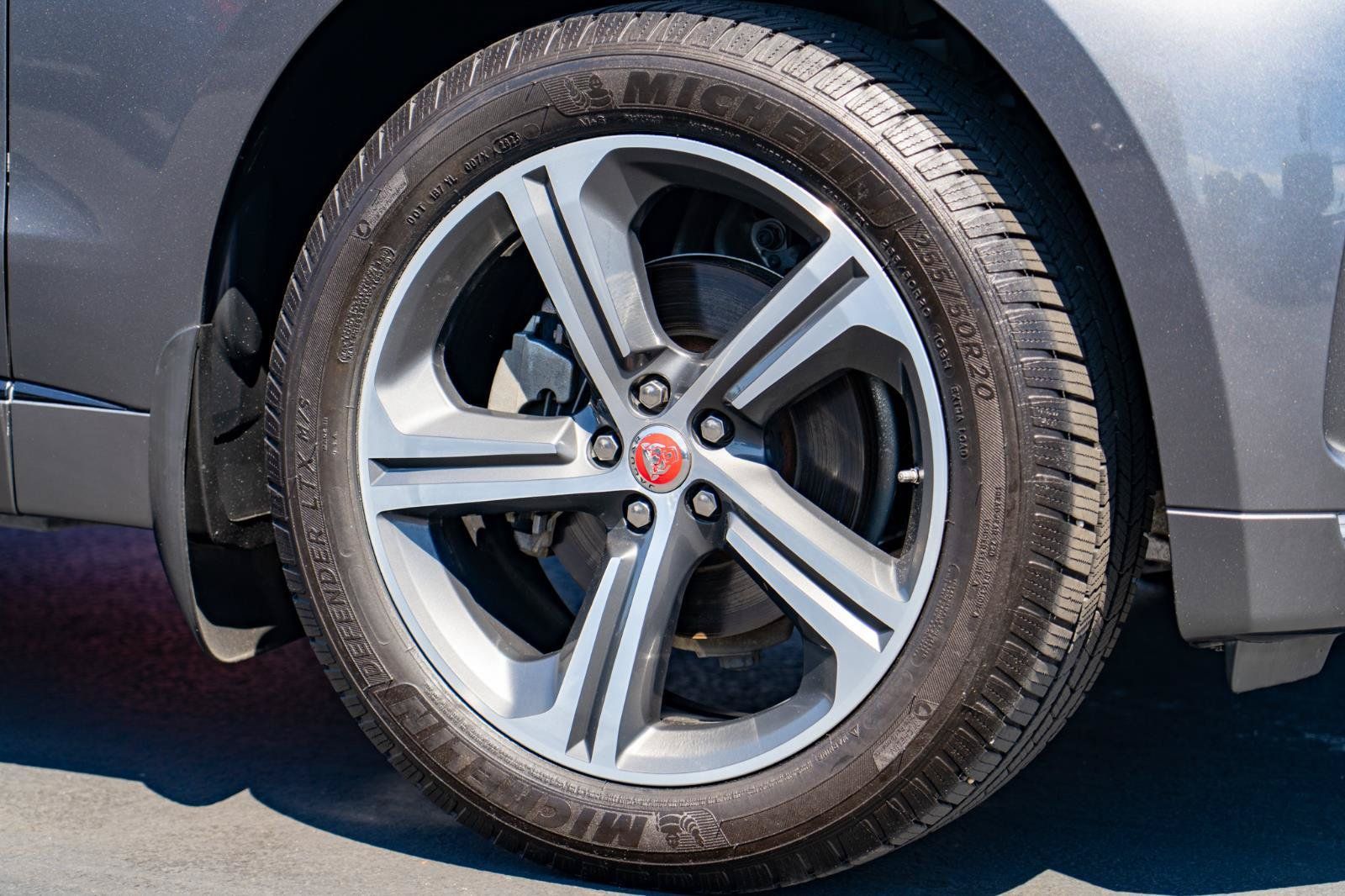 Used 2018 Jaguar F-PACE R-Sport AWD/4WD image 8