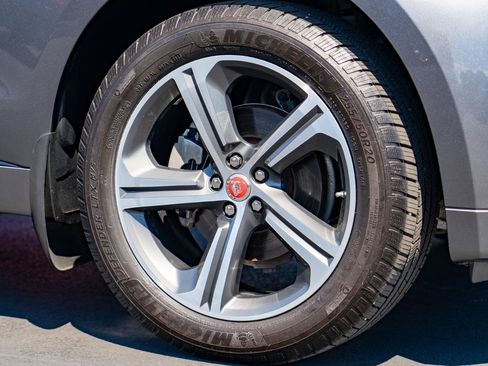 Used 2018 Jaguar F-PACE R-Sport AWD/4WD image 8