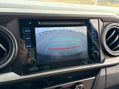 Used 2017 Toyota Tacoma TRD Sport w/ Tow Package (A/T) image 28