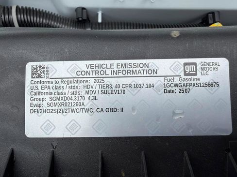 Used 2025 Chevrolet Express 2500 w/ Driver Convenience Package image 14