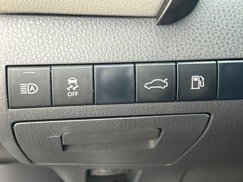 Used 2018 Toyota Camry SE image 44