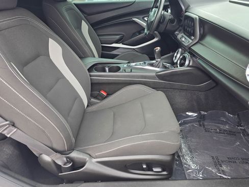 Certified 2021 Chevrolet Camaro SS RWD image 32