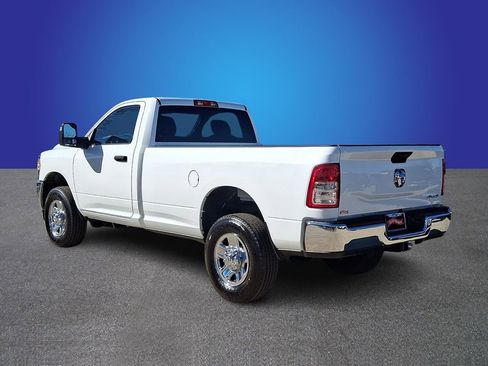 Used 2024 RAM 2500 Tradesman w/ Chrome Appearance Group AWD/4WD image 6