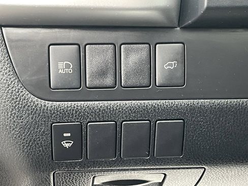 Used 2019 Toyota Highlander XLE image 32