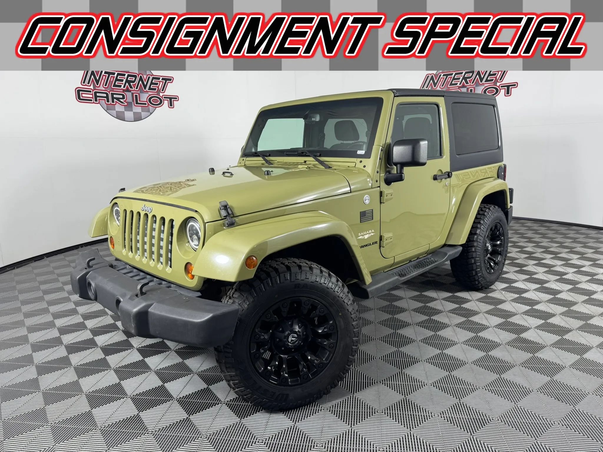Used 2013 Jeep Wrangler Sahara w/ Connectivity Group AWD/4WD image 1