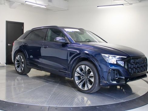 Used 2025 Audi Q8 Premium Plus image 10