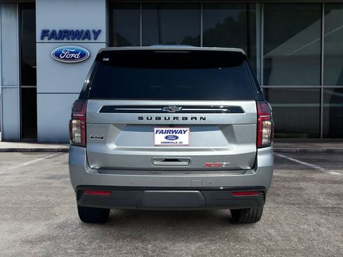 Used 2023 Chevrolet Suburban RST w/ Luxury Package image 5
