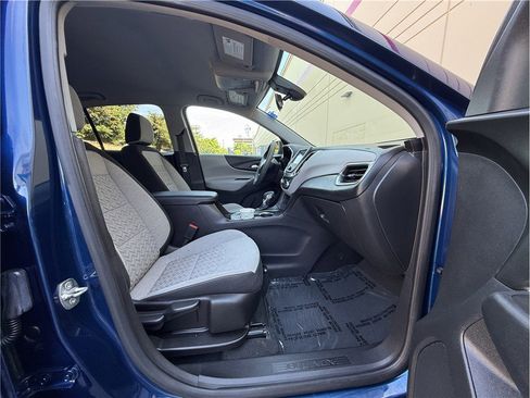 Used 2023 Chevrolet Equinox LS w/ LS Convenience Package FWD image 13