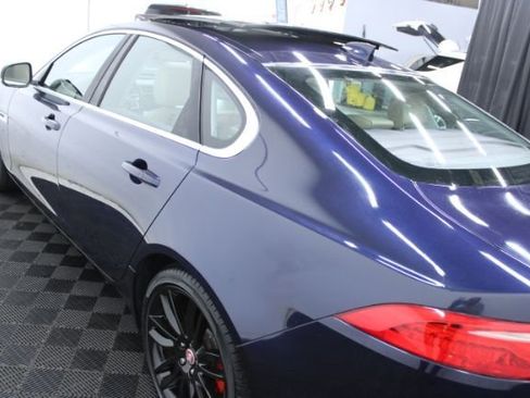 Used 2016 Jaguar XF Prestige image 9