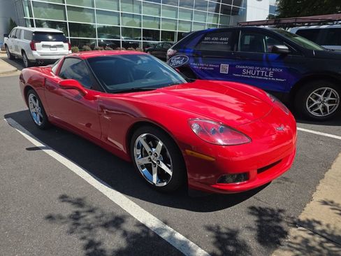 Used 2007 Chevrolet Corvette Coupe RWD image 3