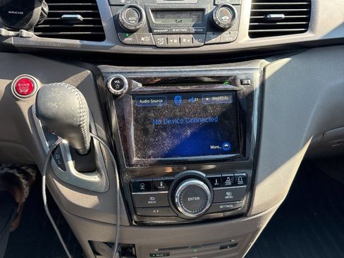 Used 2015 Honda Odyssey Touring Elite image 3
