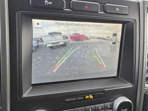 Used 2019 Ford Expedition Max XLT image 3