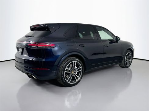 Certified 2022 Porsche Cayenne Turbo image 7