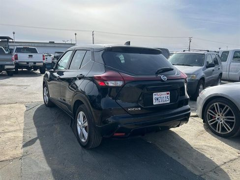 Used 2021 Nissan Kicks S image 11