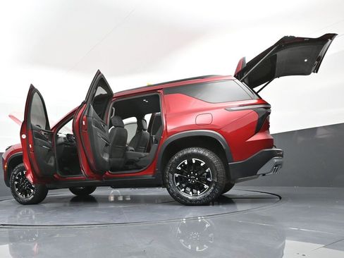 Used 2024 Chevrolet Traverse Z71 w/ LPO, Floor Liner Package image 48