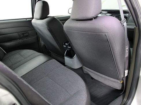 Used 2004 Ford Crown Victoria Police Interceptor image 23