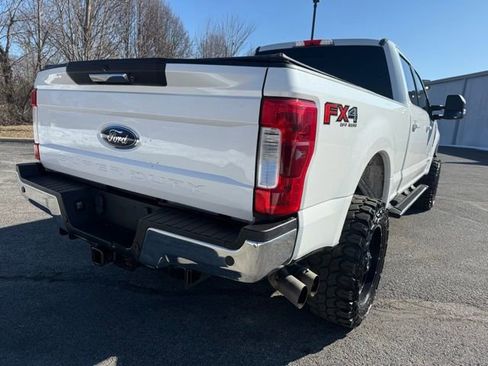 Used 2017 Ford F250 Lariat w/ Lariat Value Package image 4