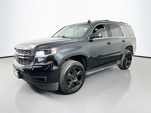 Used 2018 Chevrolet Tahoe LT w/ LT Midnight Edition AWD/4WD image 4