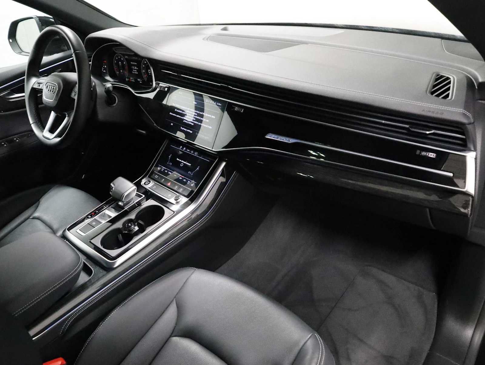 Used 2024 Audi Q8 Premium Plus AWD/4WD image 6