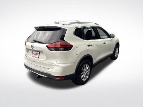 Used 2018 Nissan Rogue SV w/ Premium Package AWD/4WD image 7