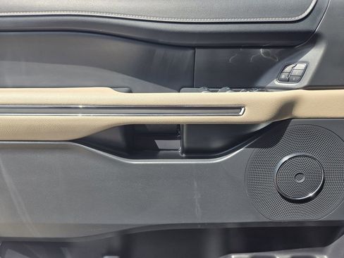 Used 2024 Ford Expedition XLT RWD image 21