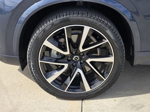 Used 2022 Volvo XC90 T6 Momentum w/ Advanced Package image 13