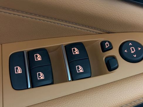 Used 2022 BMW X5 sDrive40i w/ M Sport Package image 13