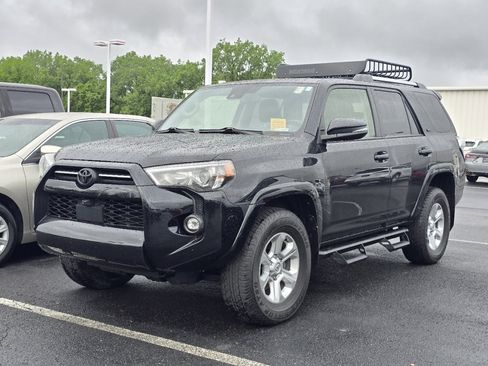 Certified 2023 Toyota 4Runner SR5 Premium w/ Moonroof Package AWD/4WD image 3