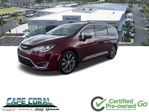 Used 2020 Chrysler Pacifica Limited w/ Tire & Wheel Group FWD image 1