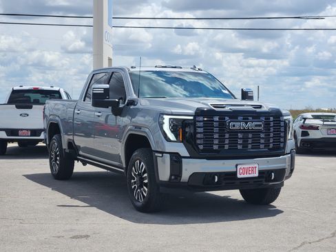 Used 2025 GMC Sierra 2500 Denali Ultimate w/ Max Trailering Package AWD/4WD image 3