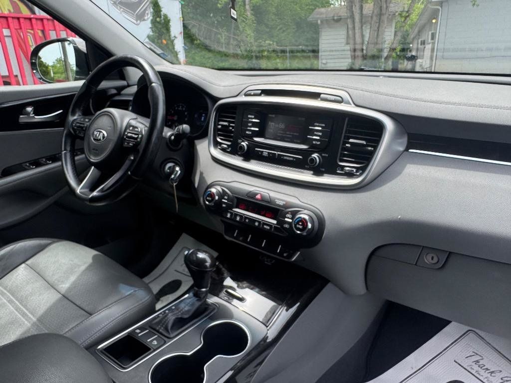Used 2016 Kia Sorento EX FWD image 14