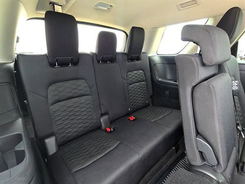 Used 2022 Nissan Pathfinder SV FWD image 18