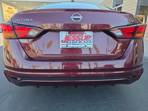 Used 2024 Nissan Altima 2.5 SV FWD image 33