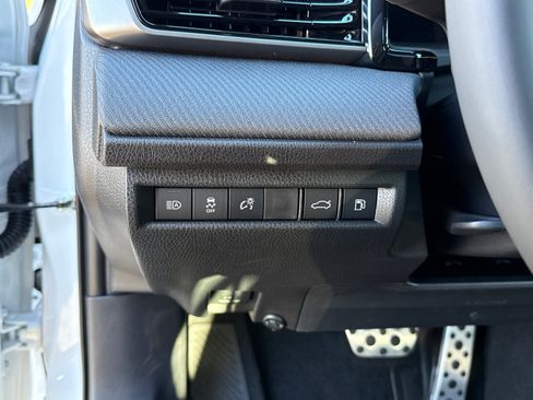 New 2026 Toyota Camry Hybrid FWD image 24