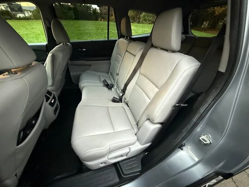 Used 2016 Honda Pilot Touring image 14