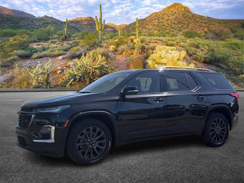 Used 2023 Chevrolet Traverse RS image 6