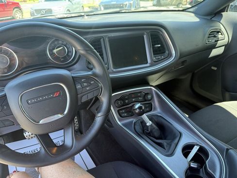 Used 2015 Dodge Challenger R/T Scat Pack RWD image 21