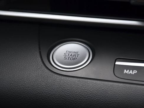Used 2023 Hyundai Elantra Limited FWD image 18
