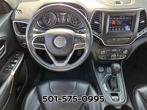 Used 2019 Jeep Cherokee Latitude Plus w/ Cold Weather Group AWD/4WD image 12