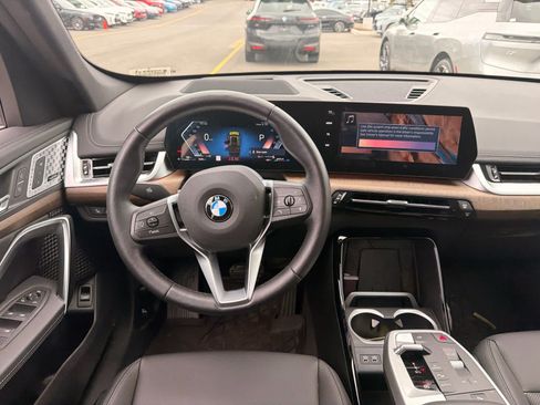 Used 2025 BMW X1 xDrive28i w/ Premium Package AWD/4WD image 5